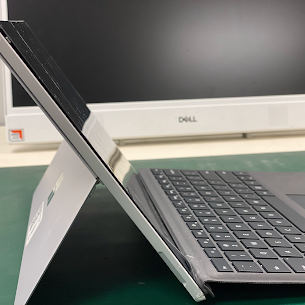 Microsoft surface screen replacement service 
crack screen repair